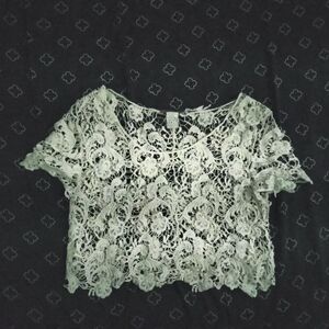 Body Central Lace Crop Top - Cream